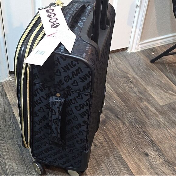 Juicy Couture Glam Gold Juicy Logo Soft Side Expandable Spinner Carry-On Luggage - Picture 4 of 10